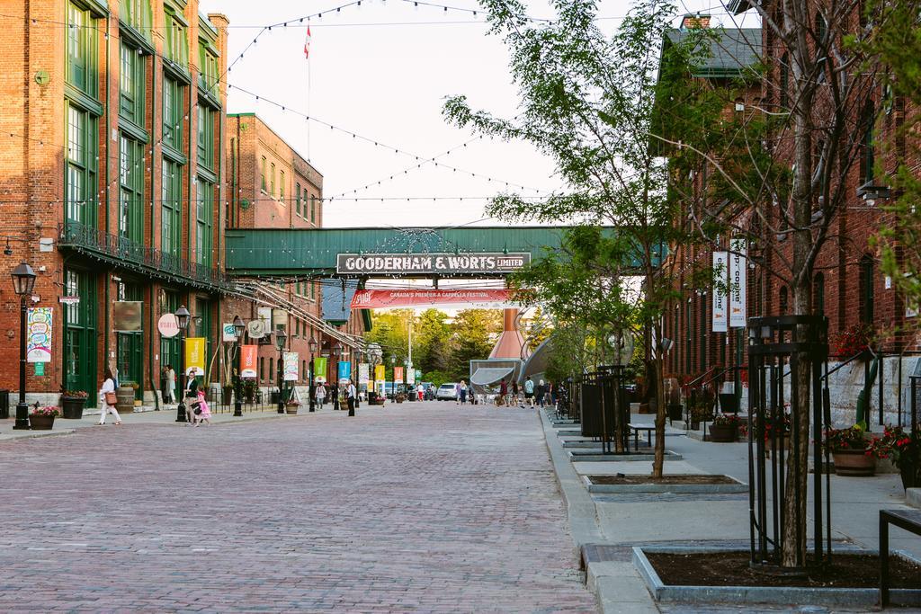 Quickstay - Chic In Yorkville Toronto Exterior foto